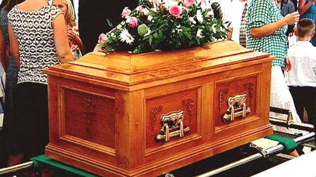 Father Makes Caskets to Help Deal With Loss of Daughter