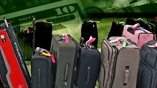 US airlines rack up record profits from baggage fees