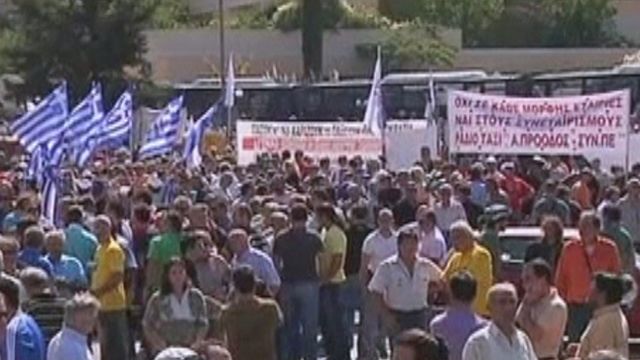 Around the World: Transit Workers Strike in Greece