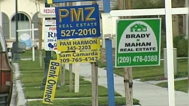 Two Major Banks Freeze Foreclosures