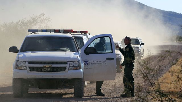 Manhunt for killer of US border patrol agent