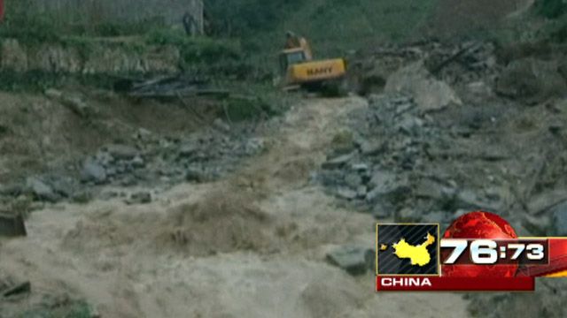 Around the World: Landslide kills 5 students in China