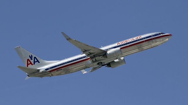 American Airlines grounds more planes over seat problems