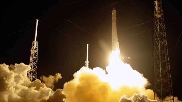 SpaceX Dragon blasts off to International Space Station