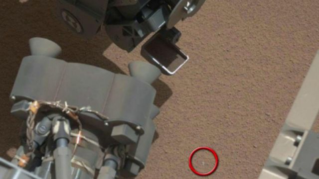 NASA's Curiosity detects shiny object on Mars