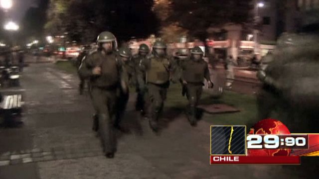 Around the World: Students, police clash in Santiago