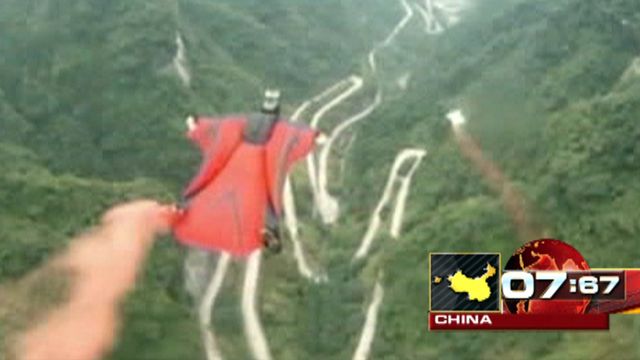Around the World: Wingsuit World Championships held in China
