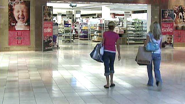 Survey: Shoppers to Spend Less This Holiday Season