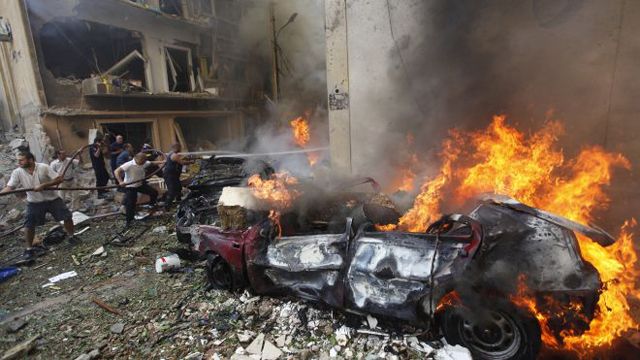 Bomb kills 8, wounds dozens in Beirut