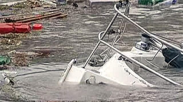 Strong Winds Damage Boats in Chicago