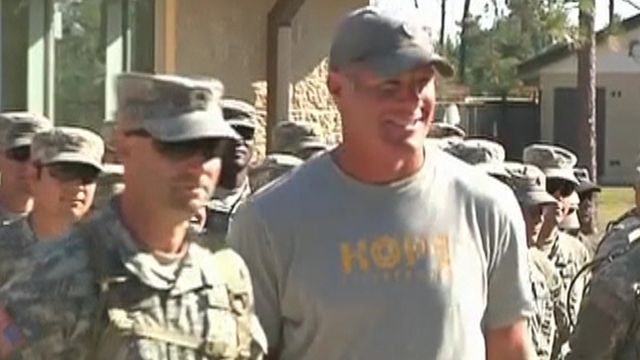 Brett Favre Visits Troops