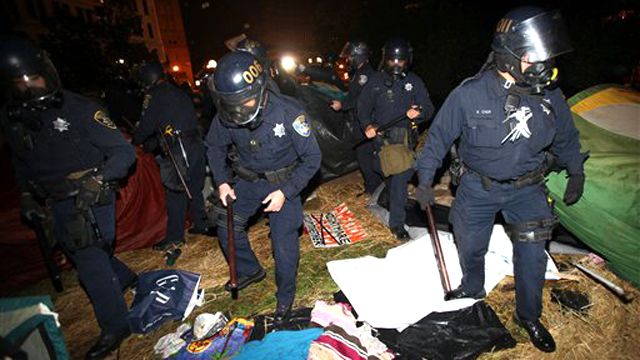 Cops Clamp Down on 'Occupy Oakland' Protesters