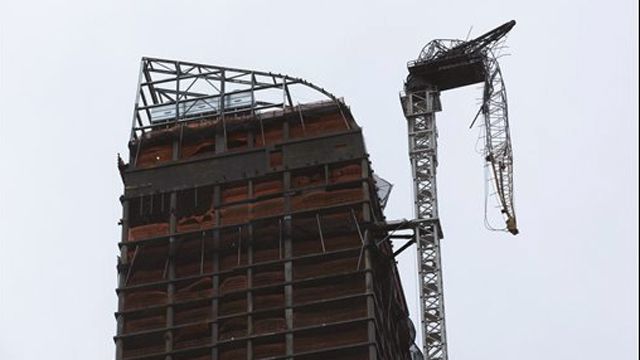 Camera catches partial crane collapse in Manhattan