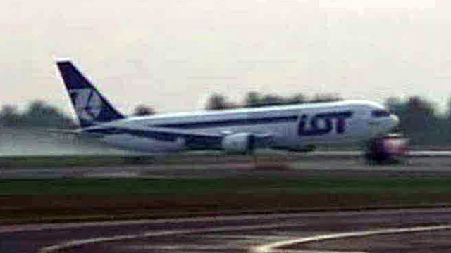 767 Lands Without Landing Gear