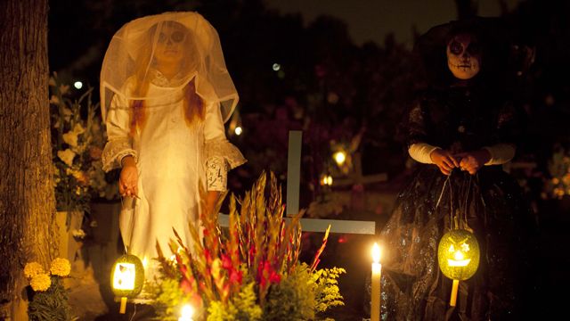 Around the World: 'Day of the Dead' celebrated in Mexico