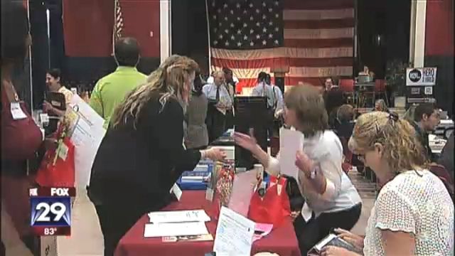 Bruce Gordon Visits Job Fair for Veterans