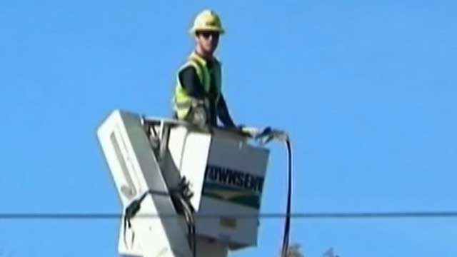 Hundreds of Thousands Have no Power in NE