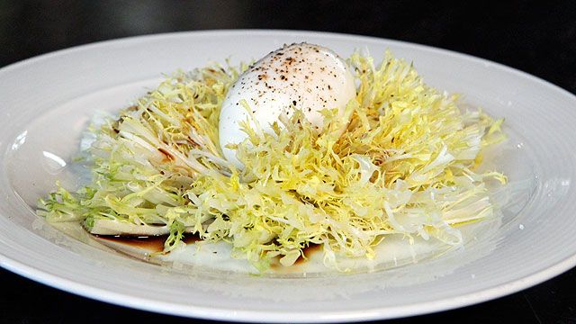 How to Make a Poached Egg Salad