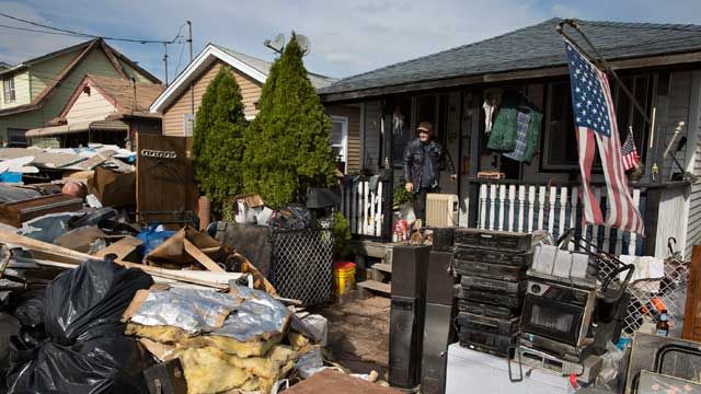 Frustrations grow as Sandy victims wait for help