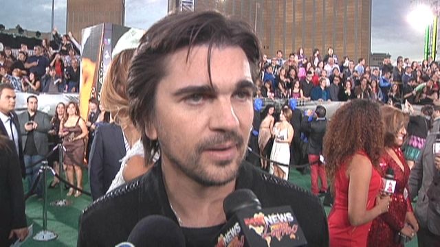 Latin GRAMMYs: Celebrities Arrive on Green Carpet 