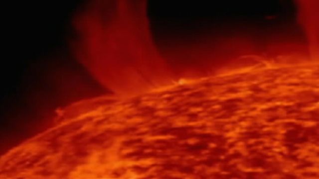 Solar tsunami seen in NASA video