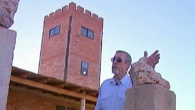 Arizona Rancher Builds Watchtower