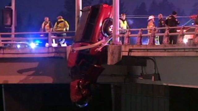 Firefighters rescue Oregon man after dramatic car crash