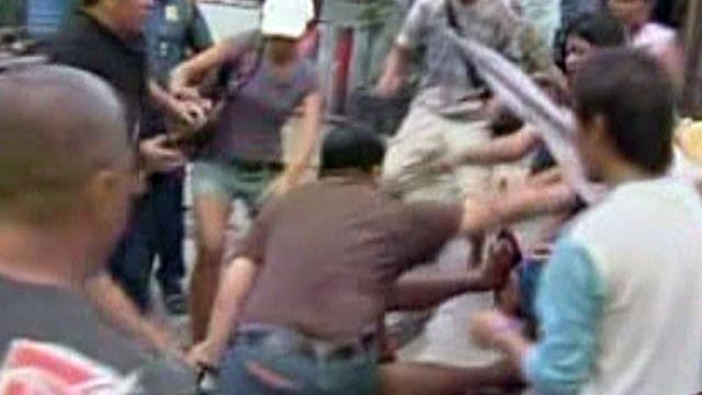 Around the World: Activists, Cops Clash in Philippines