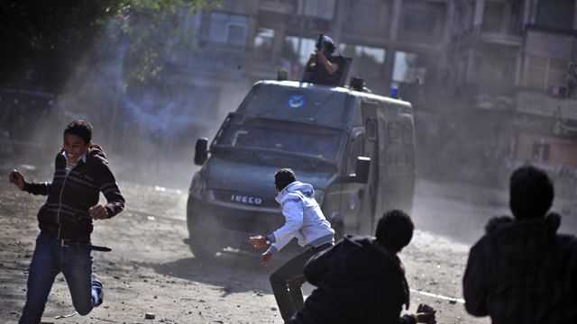 Violent clashes cut off access to US embassy in Egypt