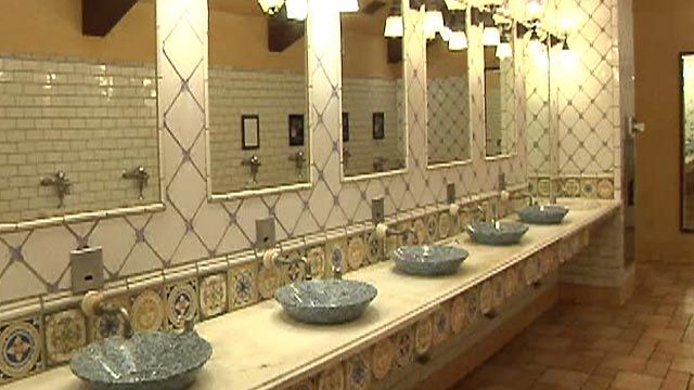 A Vegas Bathroom Tou