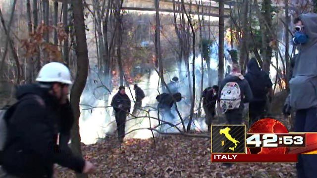 Around the World: Police, Demonstrators Clash in Italy