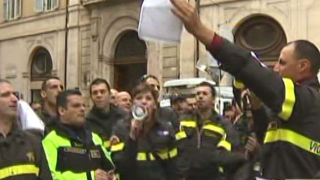 Around the World: Firefighters Protest in Italy