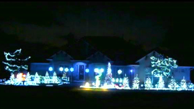 House Goes All-Out With Christmas Lights