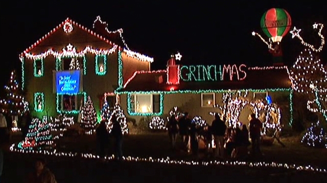 Christmas Lights Battle in Massachusetts 