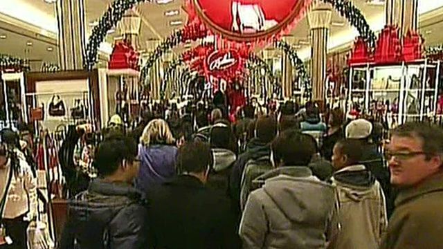 U.S. Stores Swamped With Last-Minute Shoppers