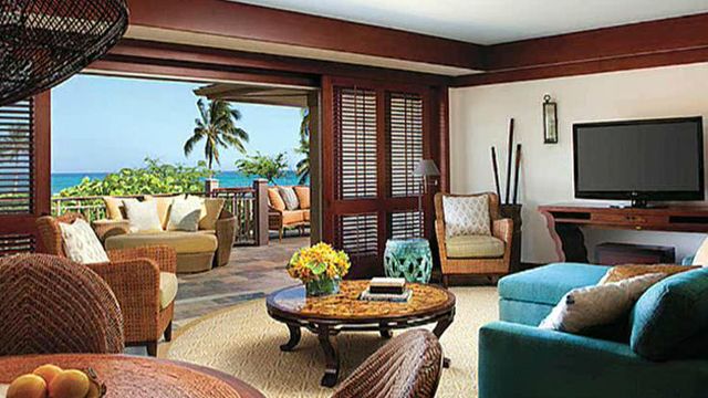 Report: Pelosi Staying at Pricey Hawaiian Hotel