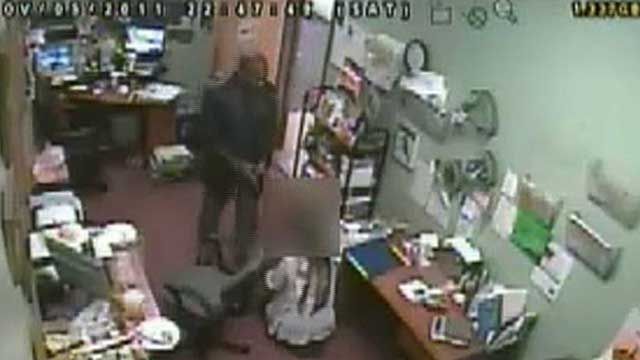 Video: Jewelry Store Robbery